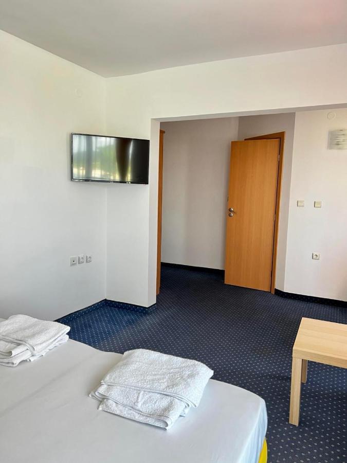 Nikola Hotel
