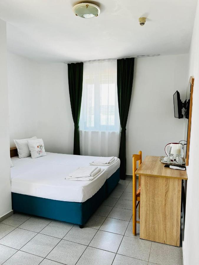 Nikola Hotel 2*