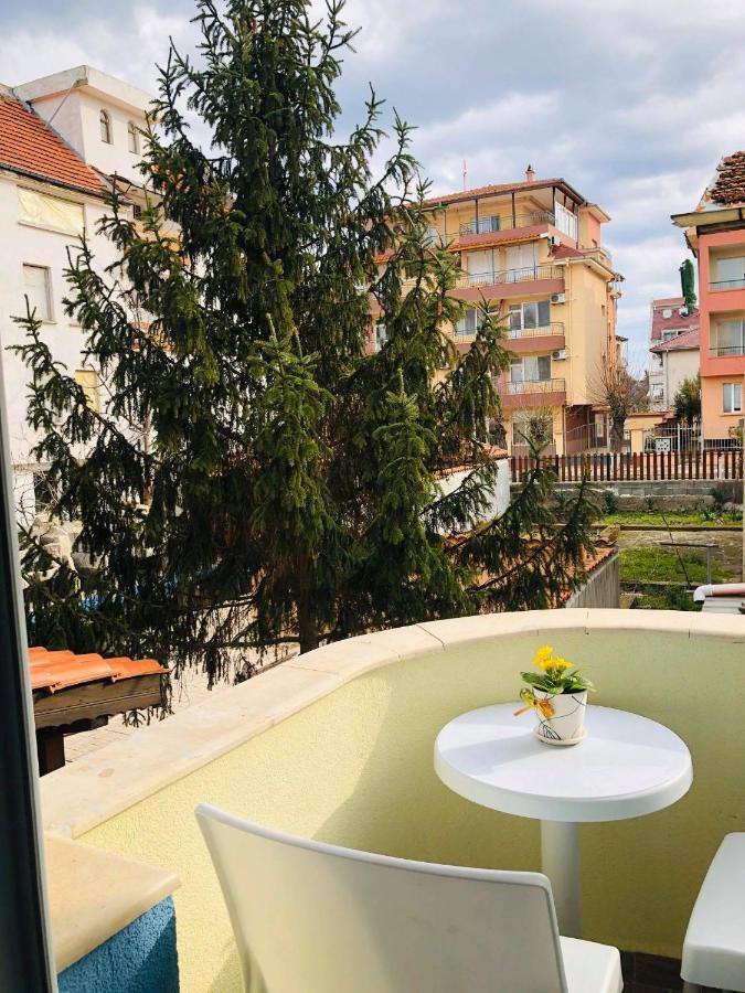 Hotel Nikola 2*